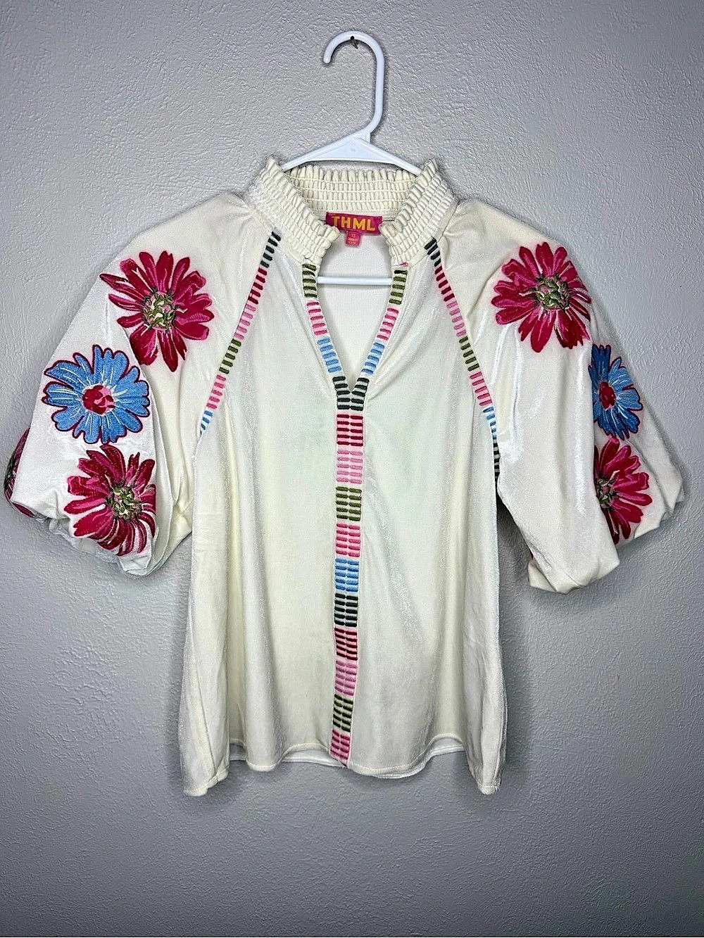THML Gail Floral Embroidery Puff Sleeve Velvet Top White & Pink XS